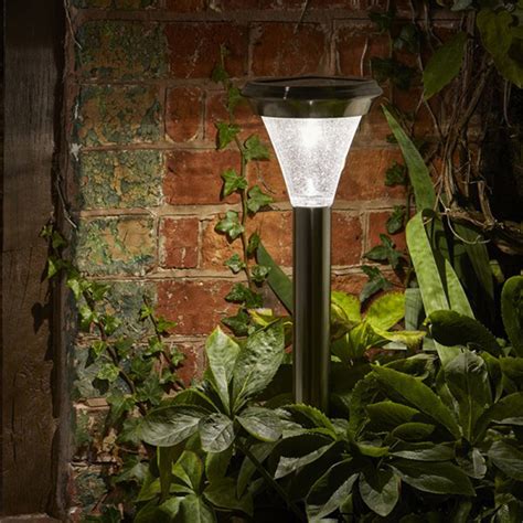 Lampe solaire jardin puissante .